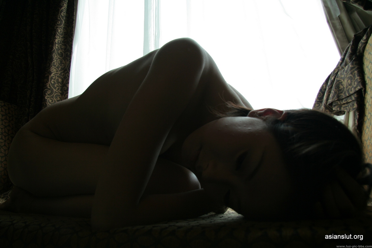 chinese model yanyan indoor nude pics 400